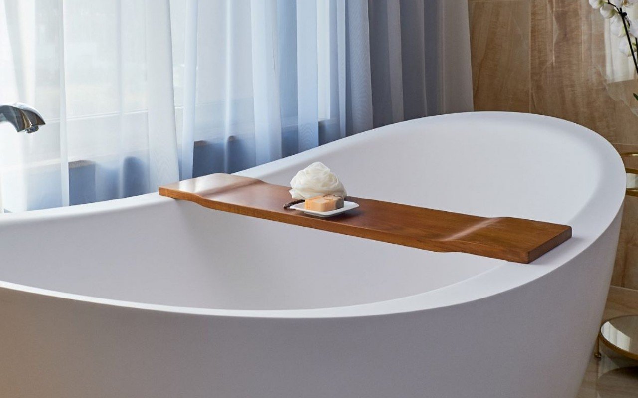 ᐈLusso 【Tidal di Aquatica – Mensola in legno Iroko impermeabile per vasca  da bagno】 I prezzi migliori - Aquatica